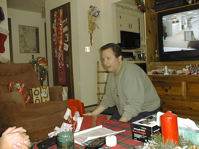 Scott Opening Sm Toolbox.jpg (48648 bytes)