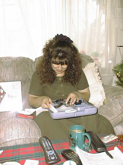 Susie with Dremel Open 2 Original.jpg (49586 bytes)