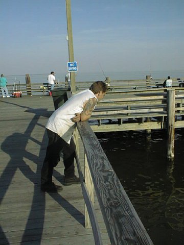 Frank on the Town Pier.jpg (33576 bytes)